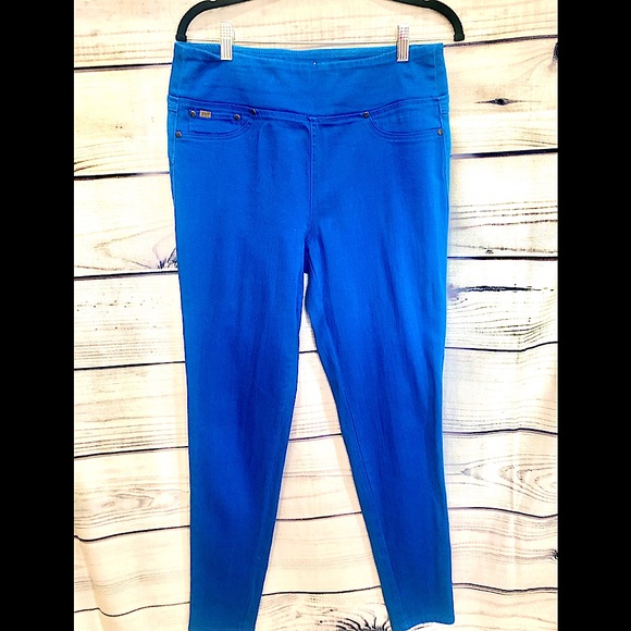 Jeans - Picture 2 of 5